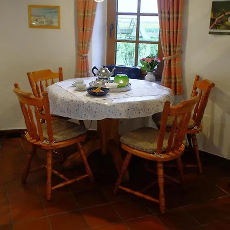In Pilsum Mit Grossem Garten Holiday home *